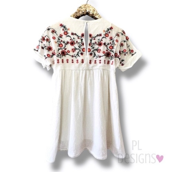 J.O.A. White Swiss Dot Cotton Boho Floral Embroidered Baby Doll Tunic Top - Picture 5 of 7
